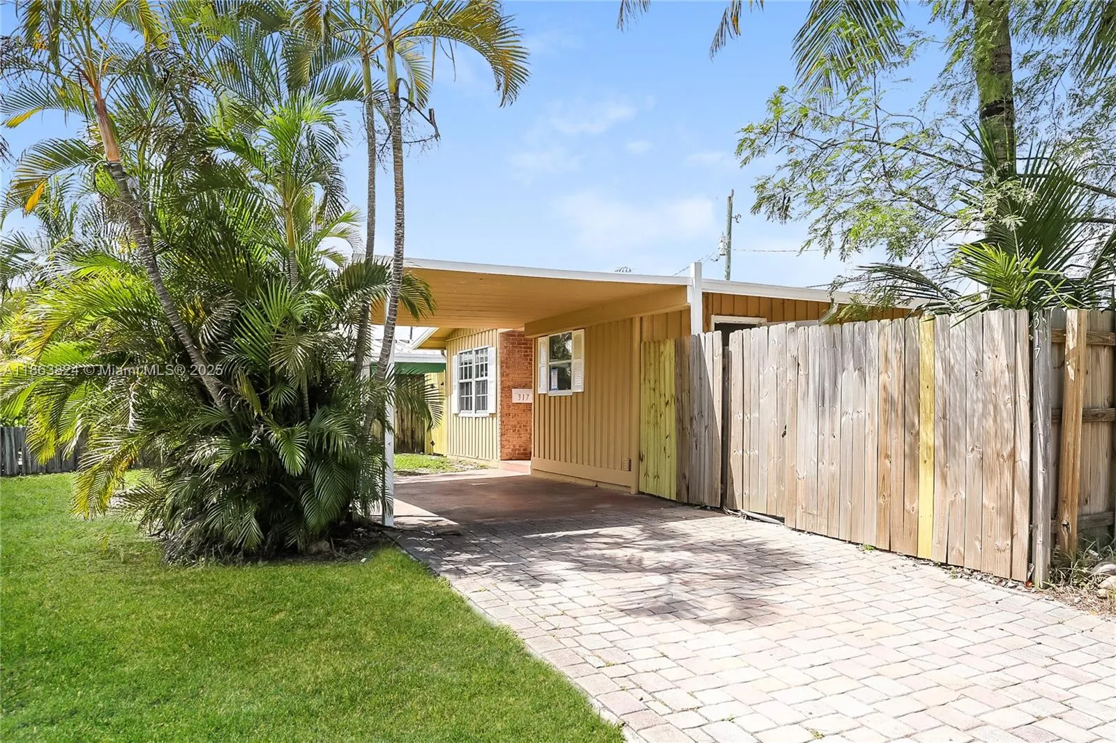 317 NW 49th St
