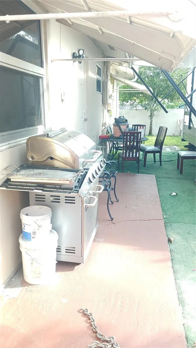 4100 SW 18th Ct