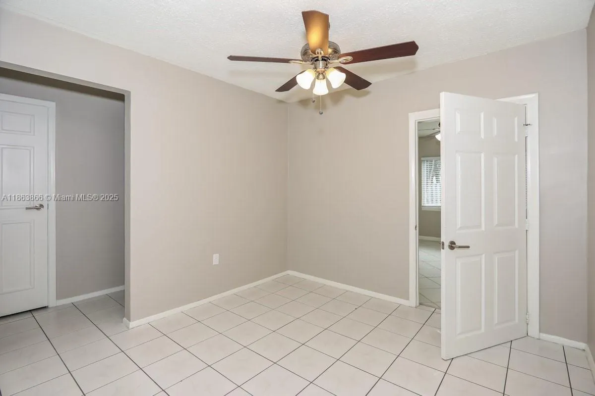 8640 NW 25th St