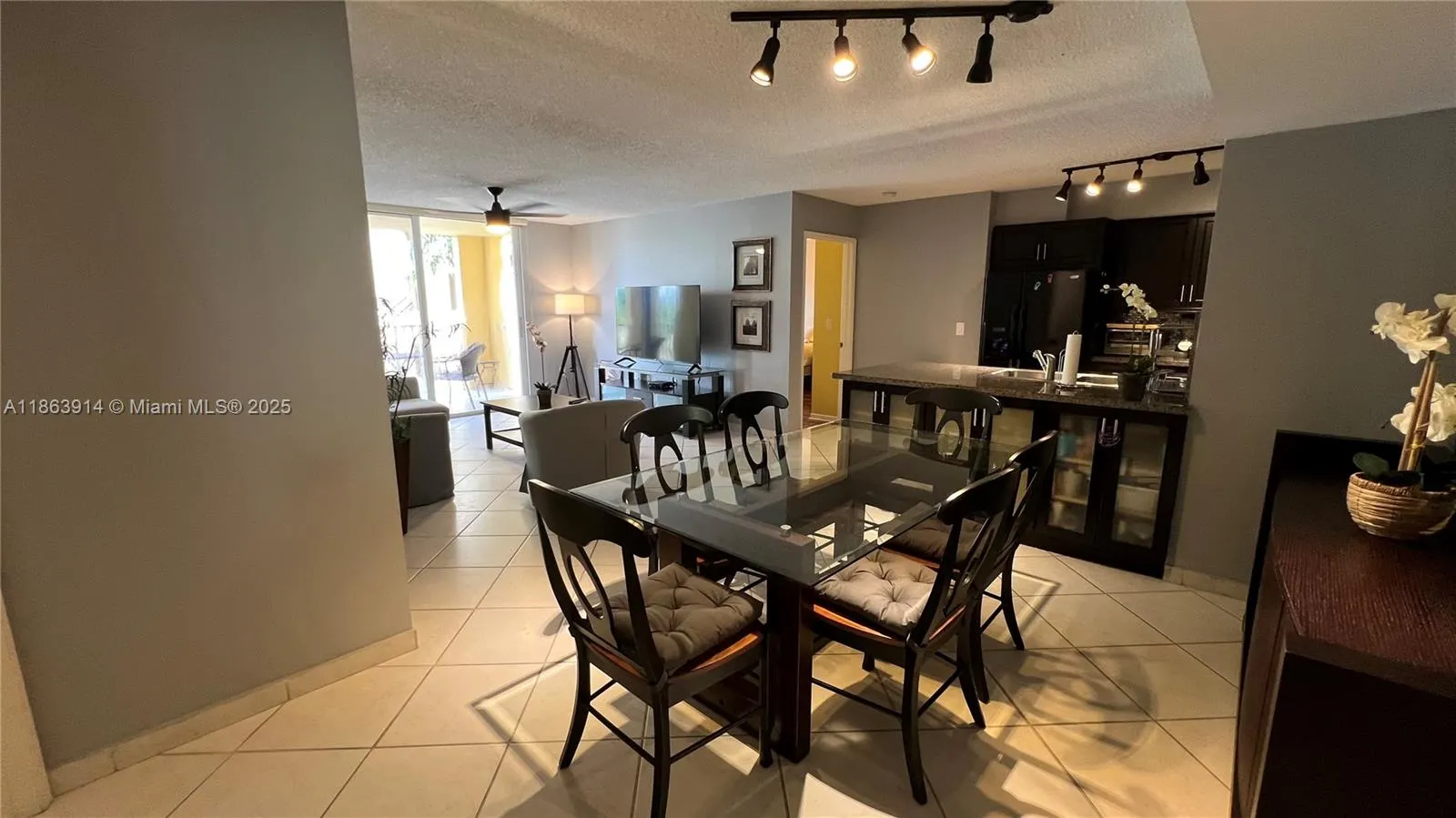 19555 E Country Club Dr, #8305