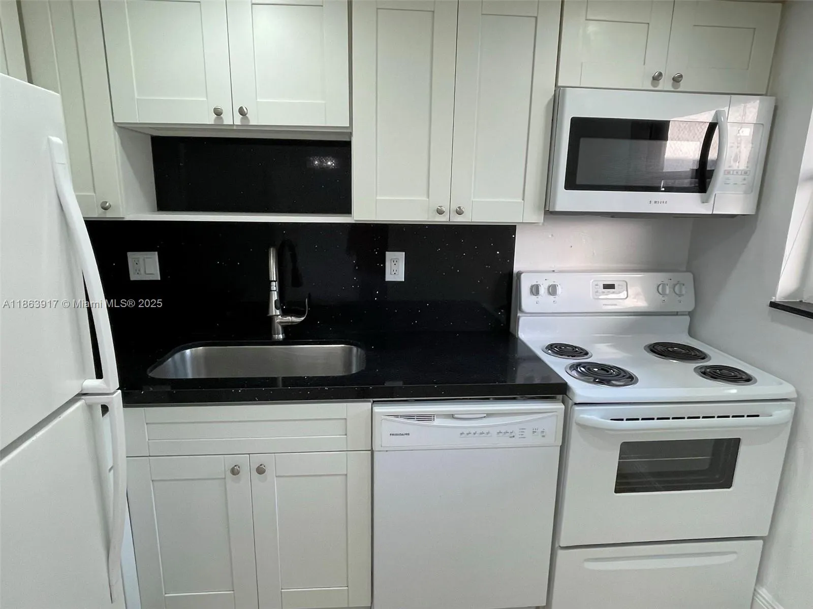 3522 NE 171st St, #103