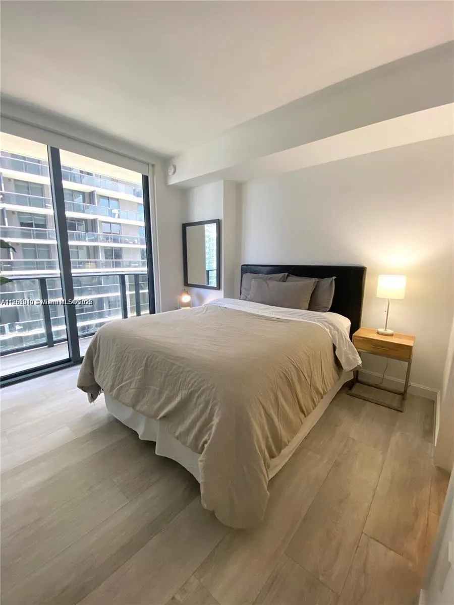 55 SW 9th St, #3001