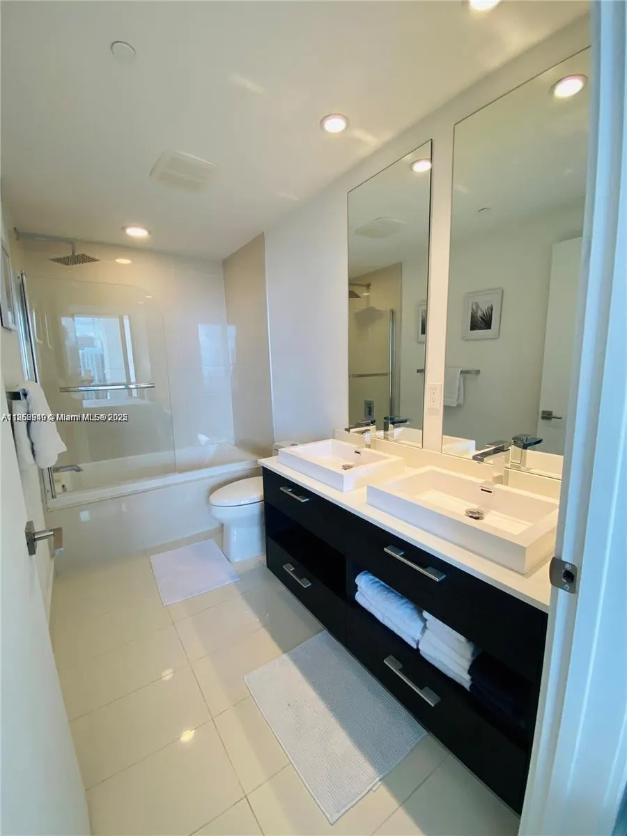 55 SW 9th St, #3001