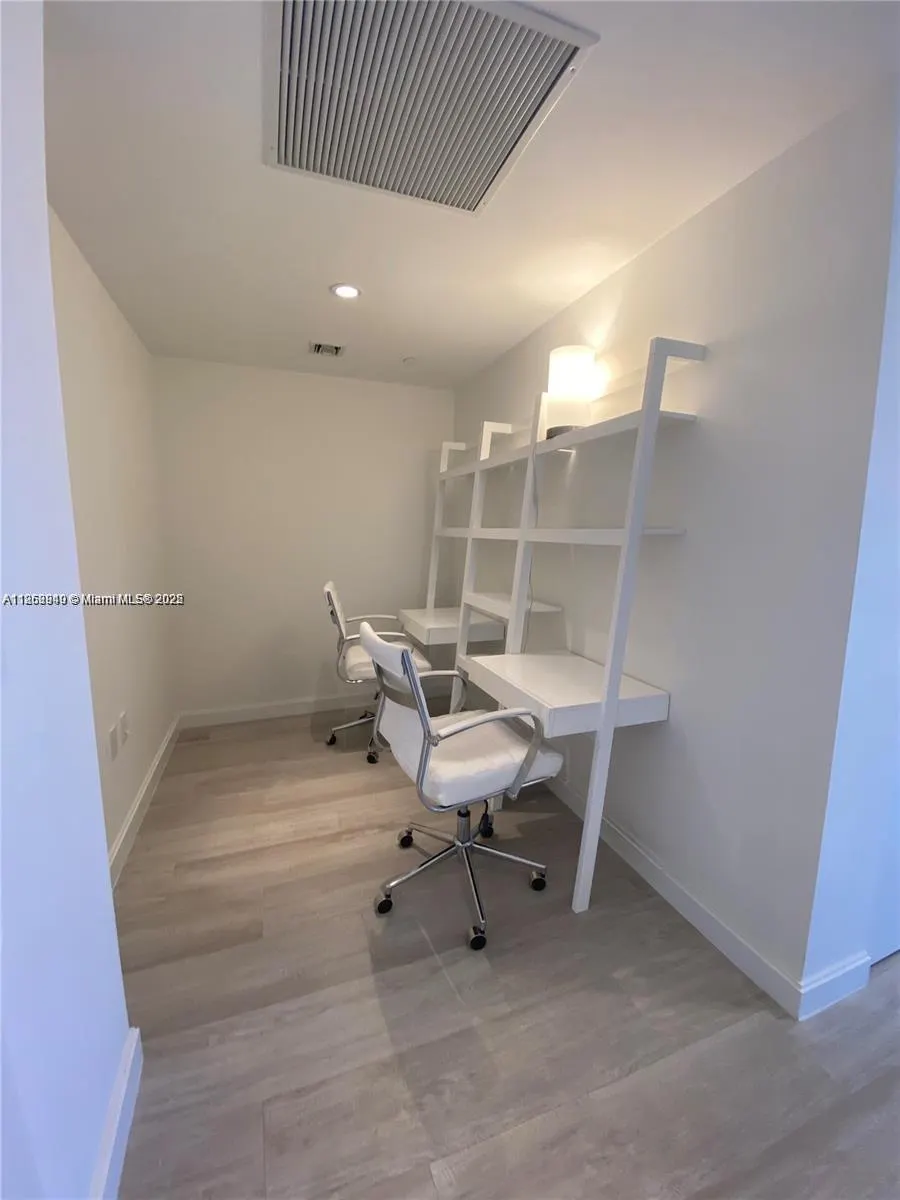 55 SW 9th St, #3001