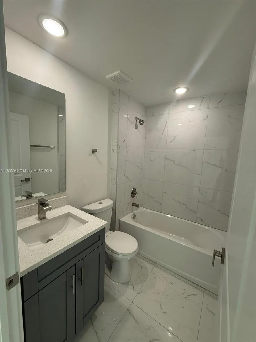 322 MCARTHUR BLVD, #322
