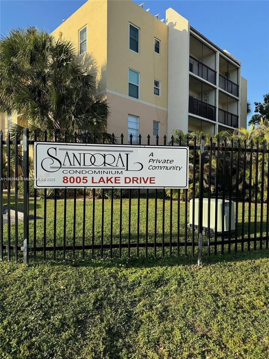 8005 Lake Dr, #409