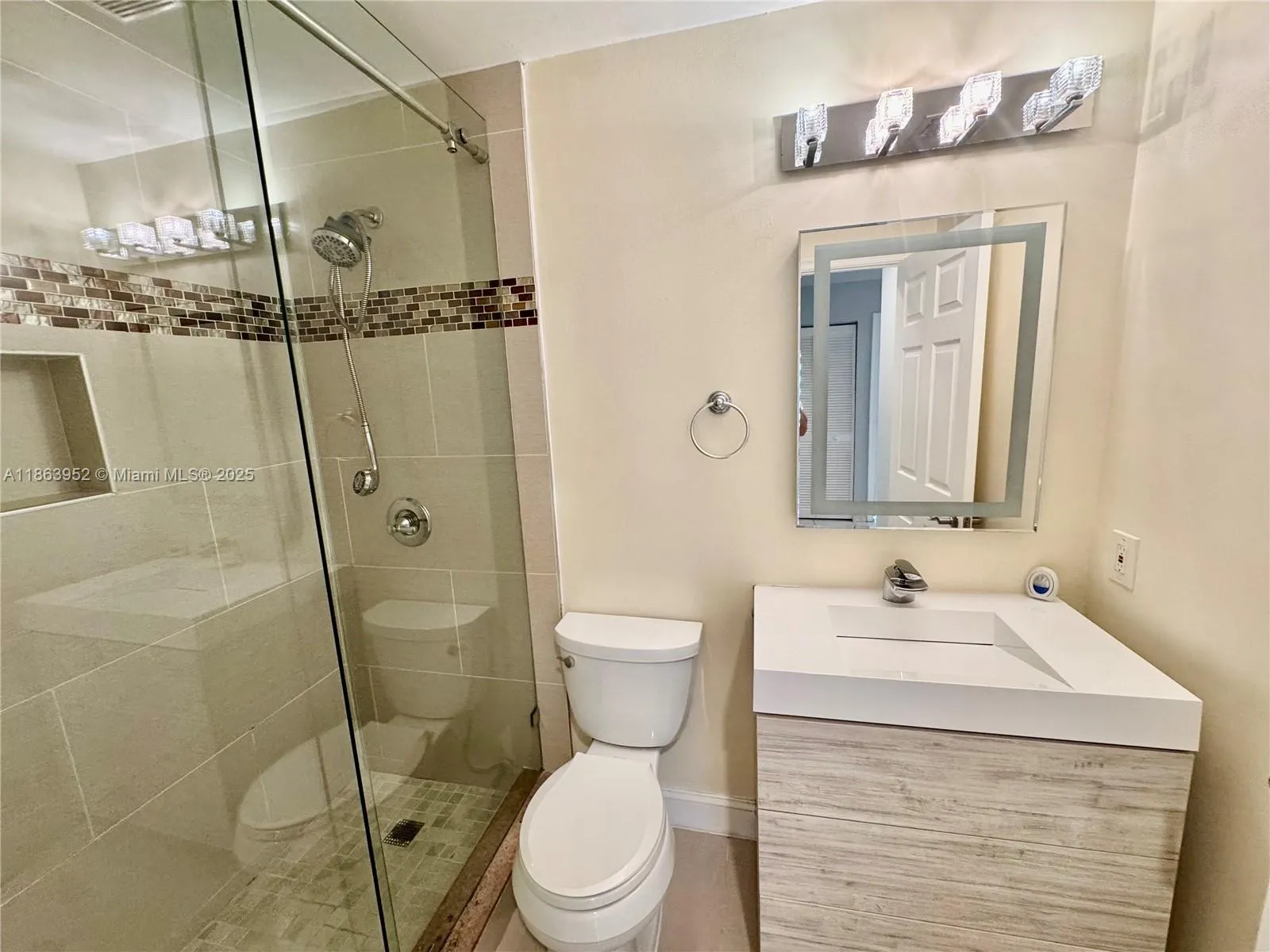 912 Tanglewood Cir