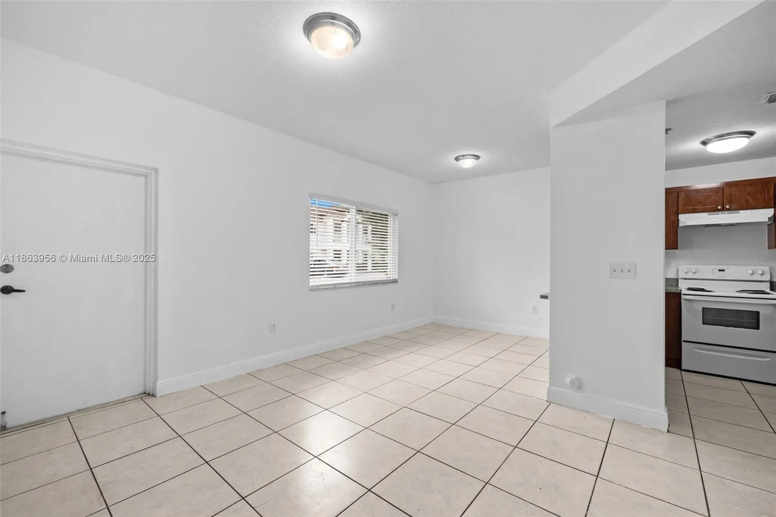 2413 W 78th St, #201