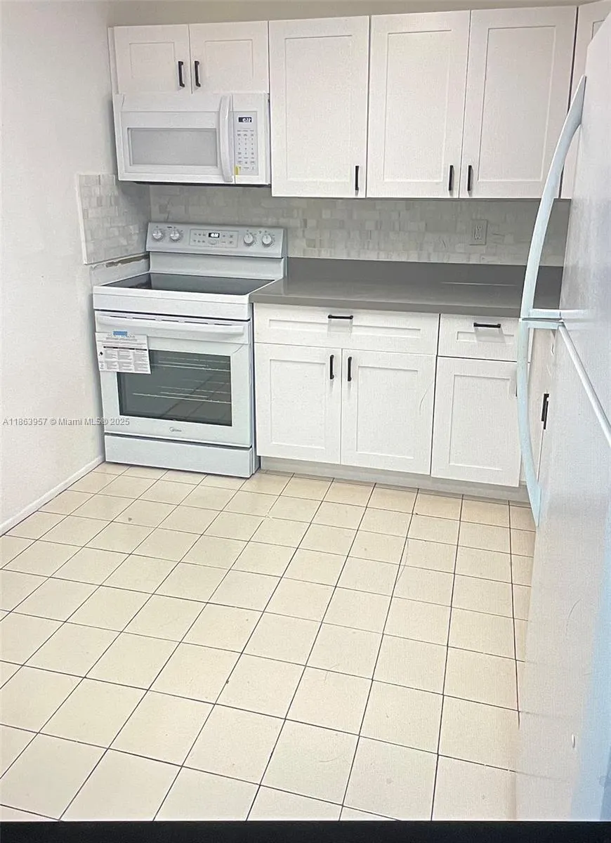 7800 Camino Real, #H410