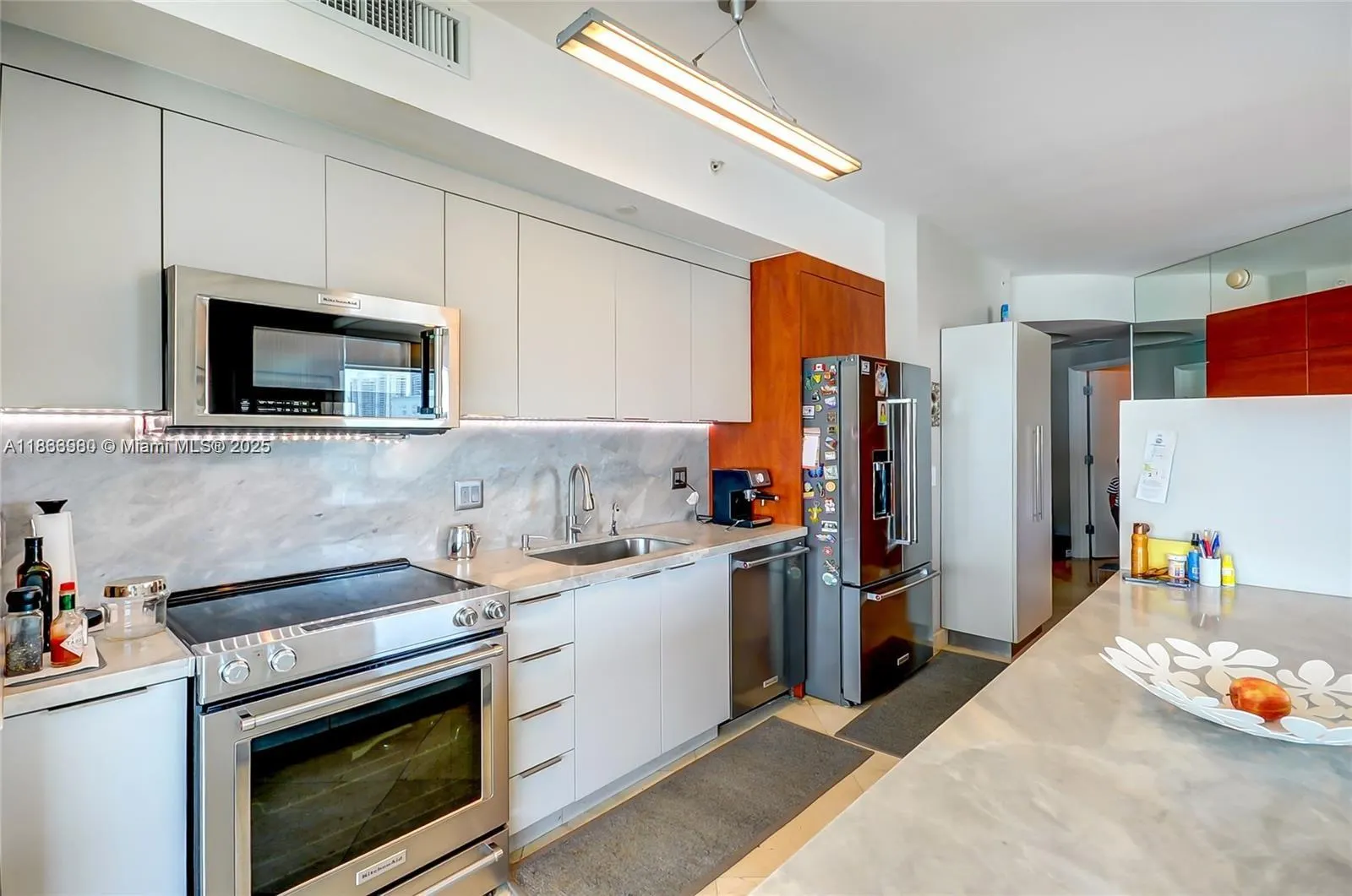 3131 NE 188th St, #1-808