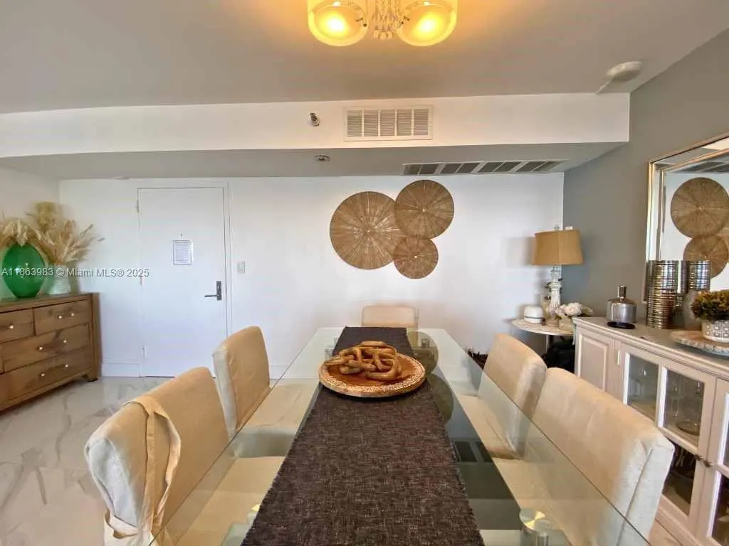 3530 Mystic Pointe Dr, #3014