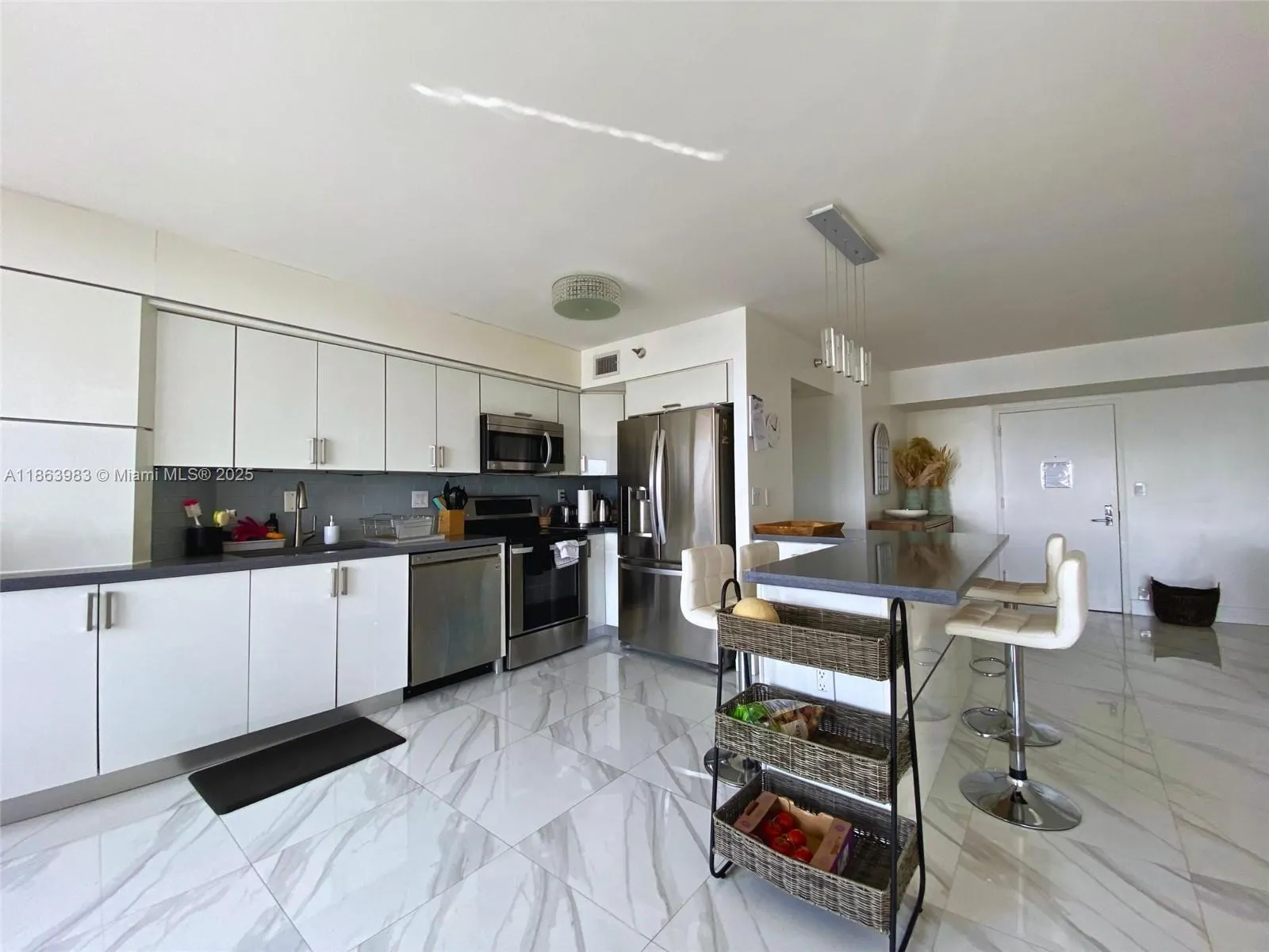3530 Mystic Pointe Dr, #3014