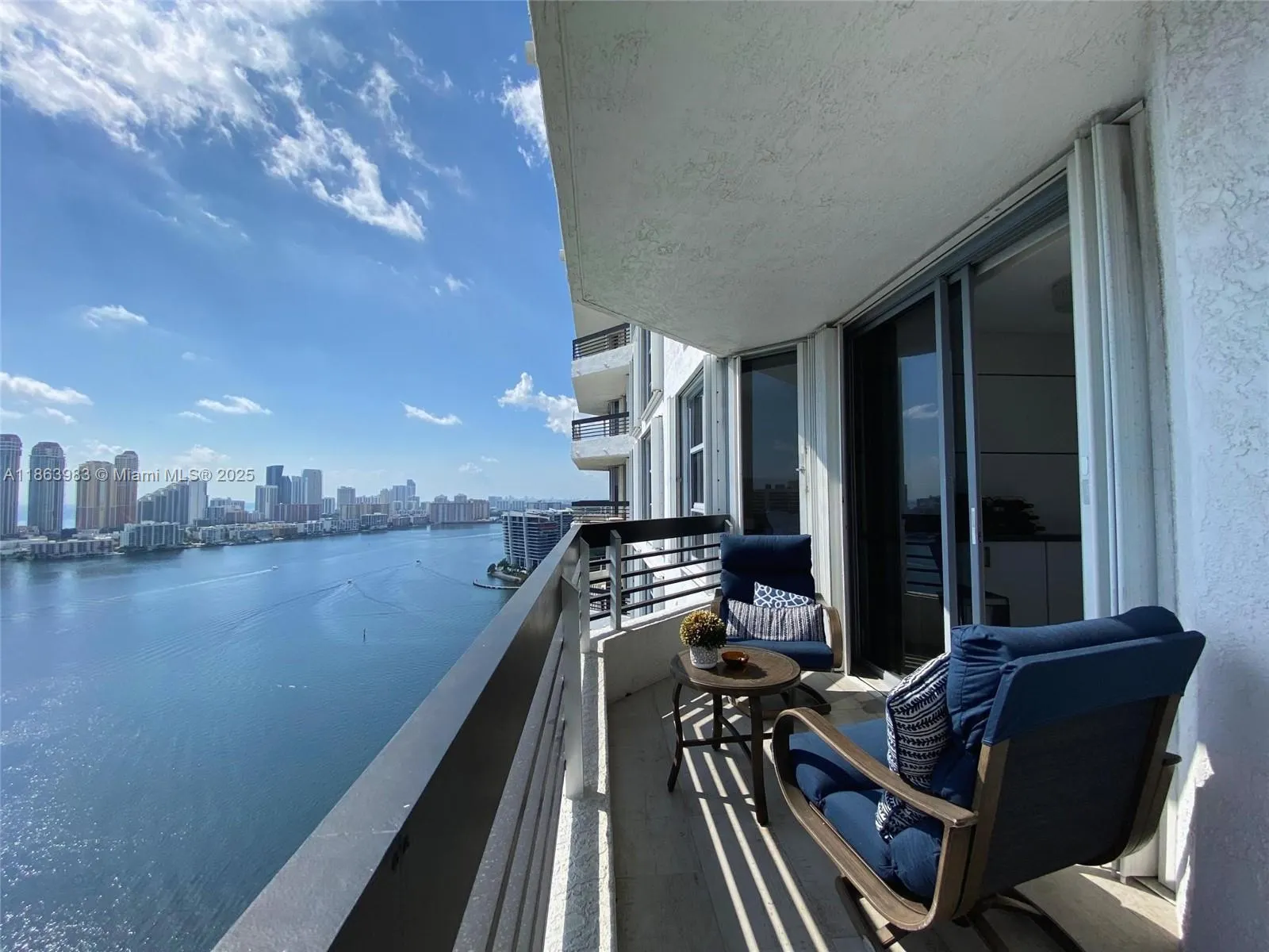 3530 Mystic Pointe Dr, #3014