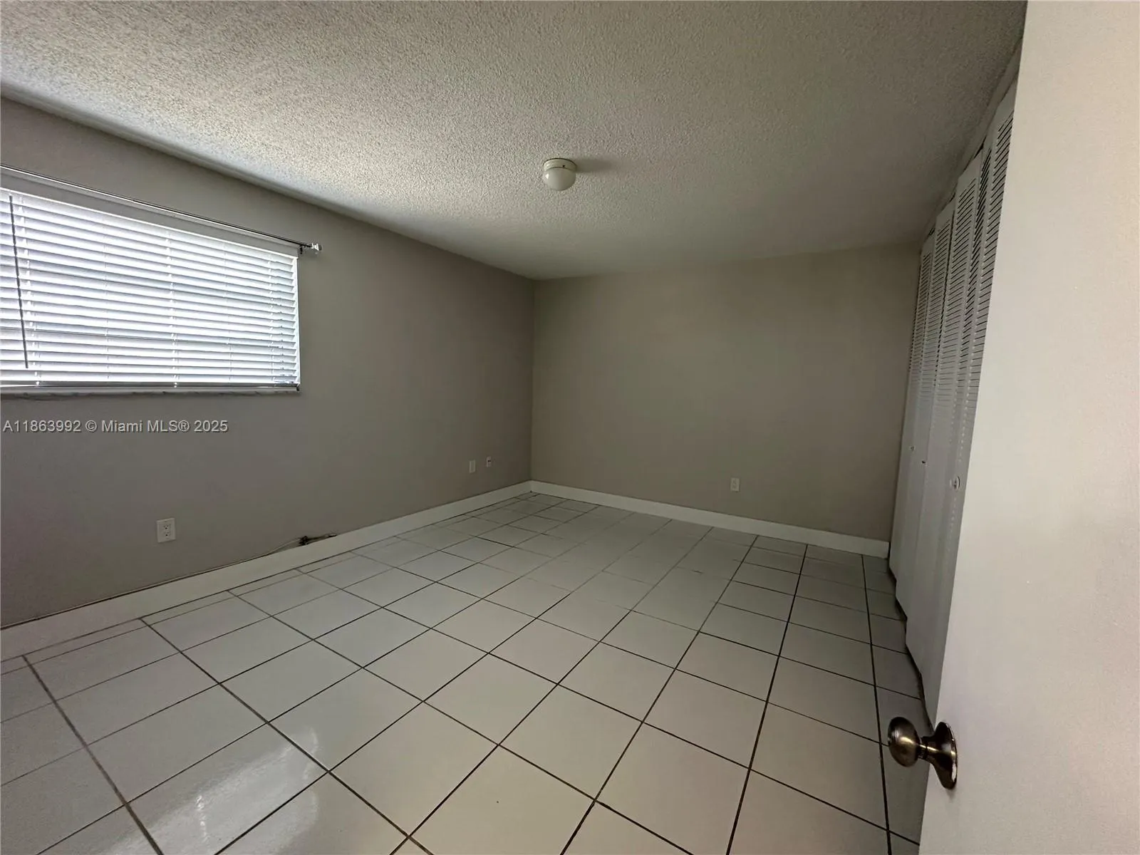 1975 NE 135th St, #3E