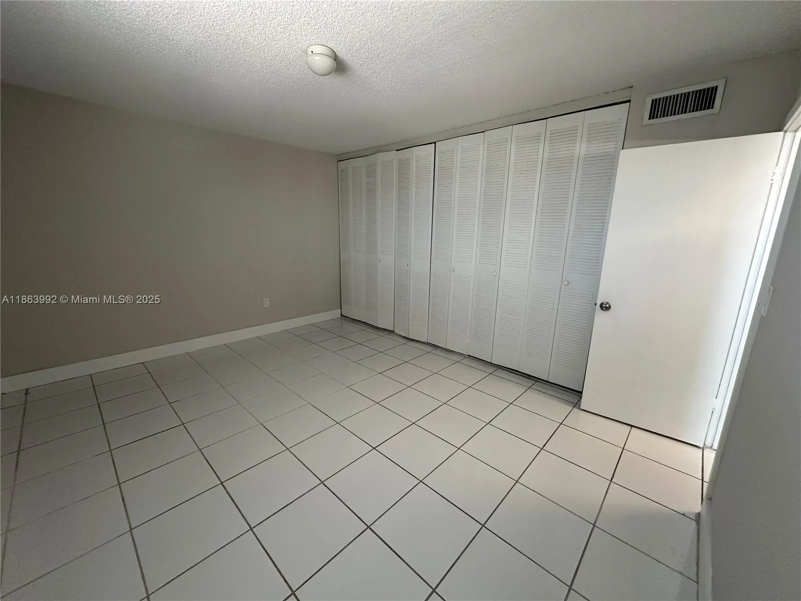 1975 NE 135th St, #3E