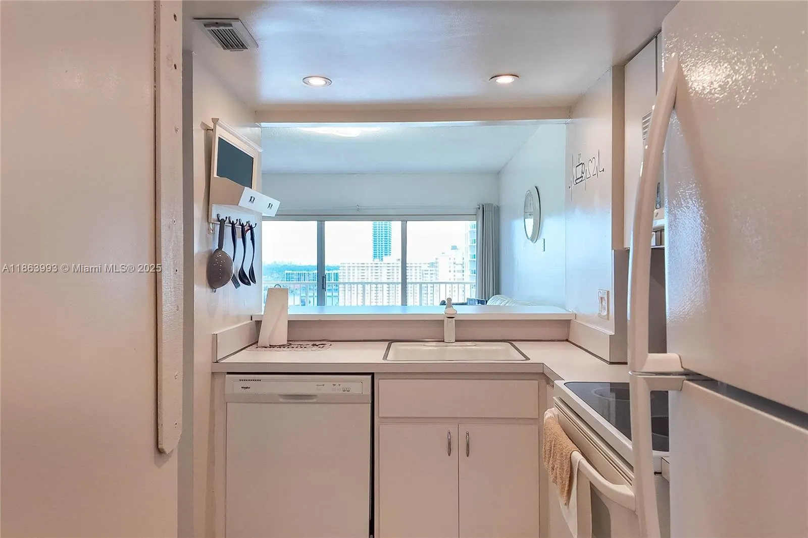 1965 S Ocean Dr, #17A