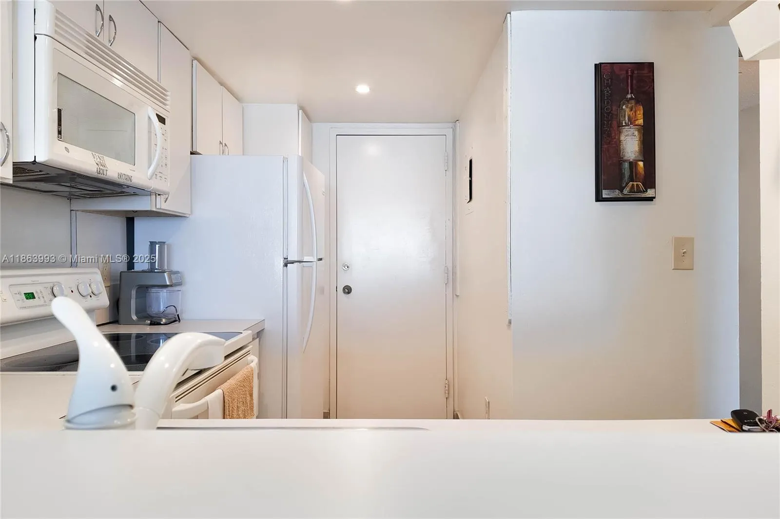1965 S Ocean Dr, #17A