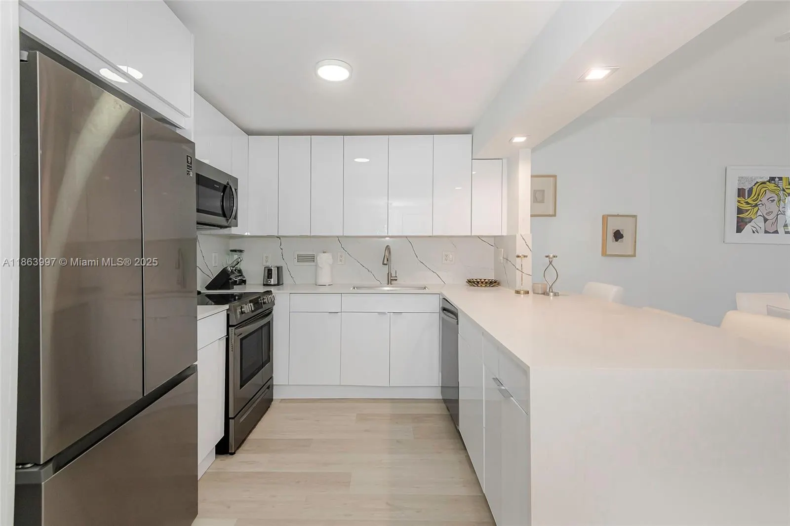 2301 Collins Ave, #1505