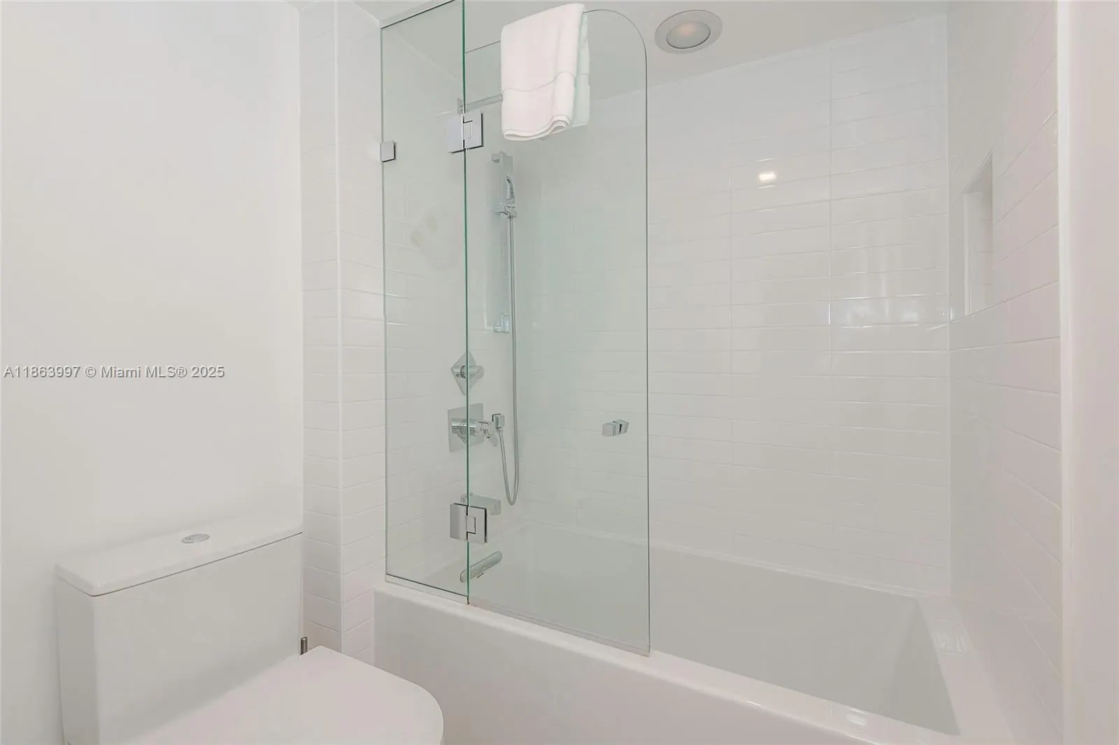 2301 Collins Ave, #1505