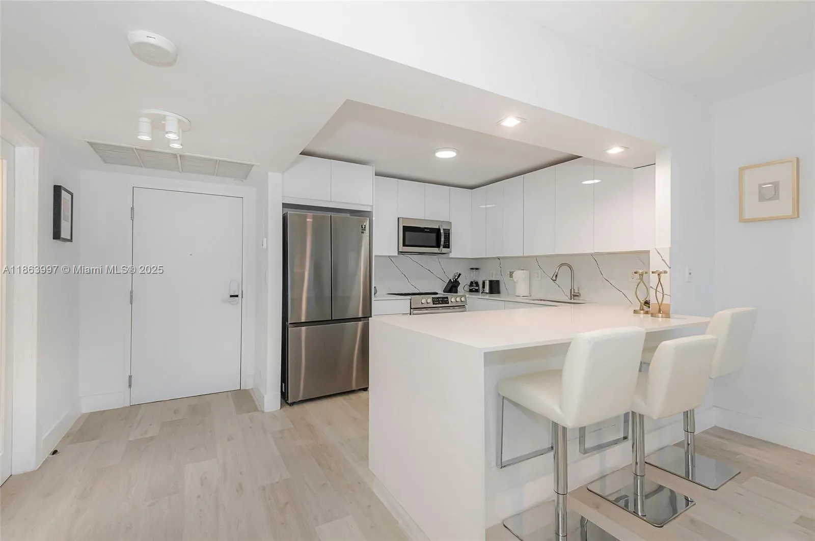 2301 Collins Ave, #1505