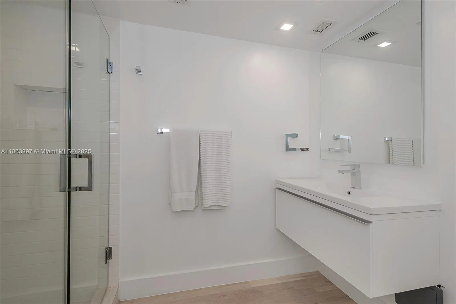 2301 Collins Ave, #1505