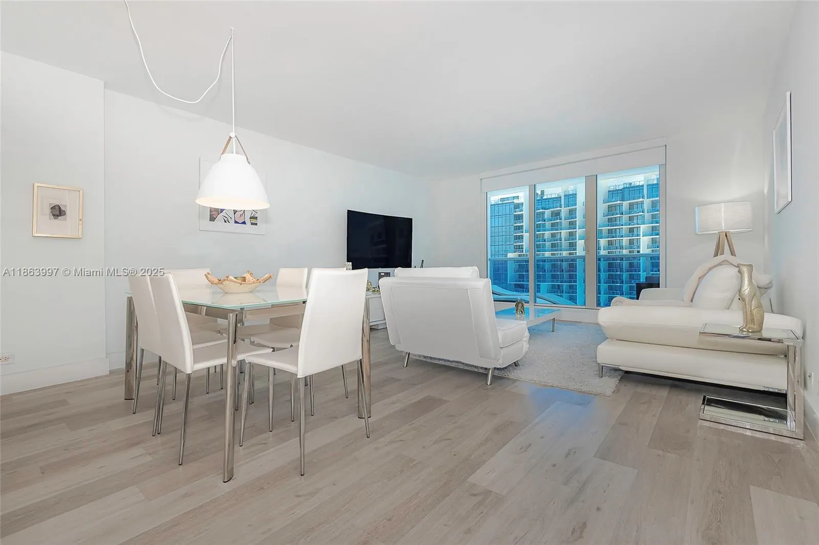 2301 Collins Ave, #1505