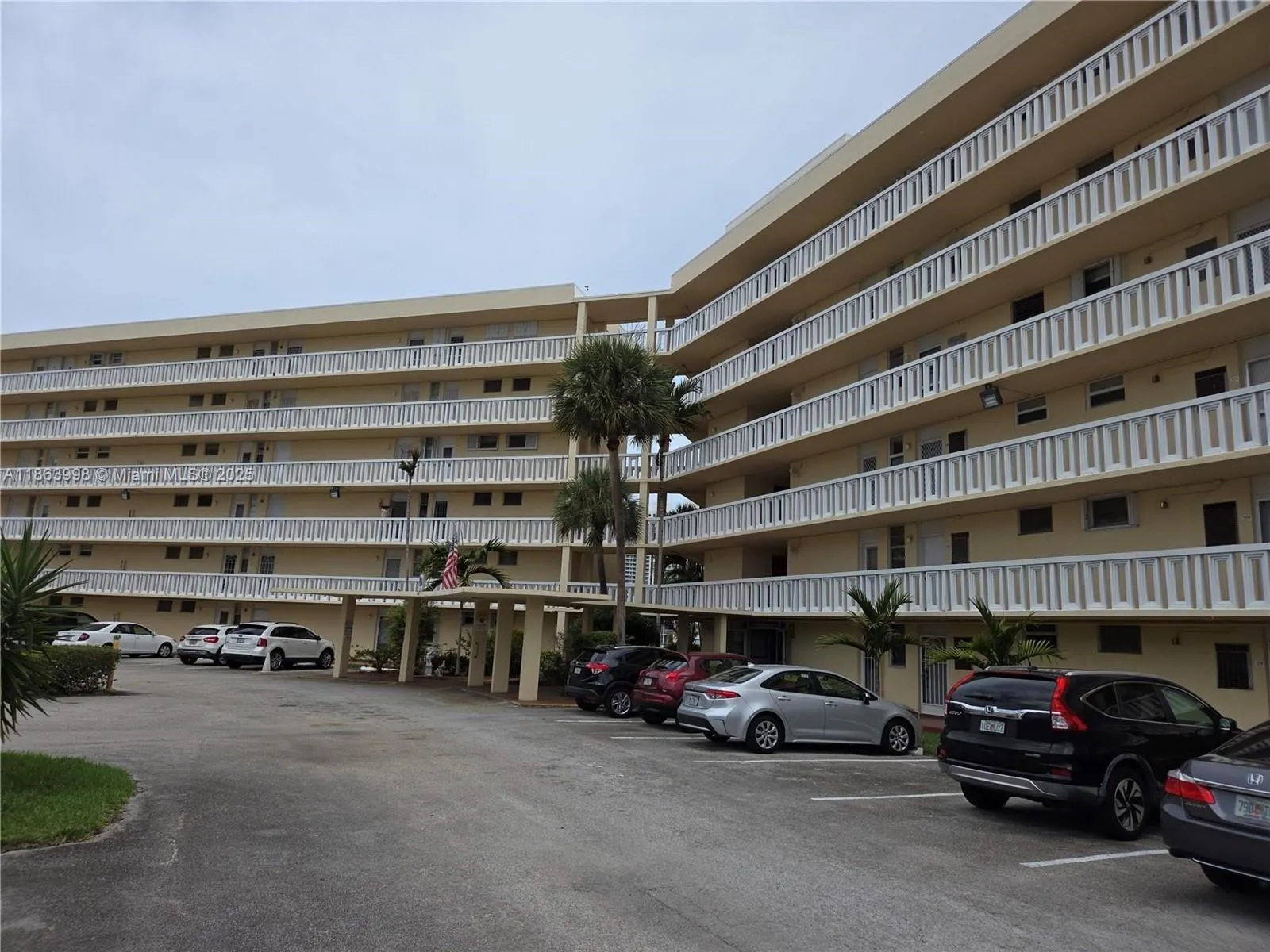 3000 Marcos Dr, #P311