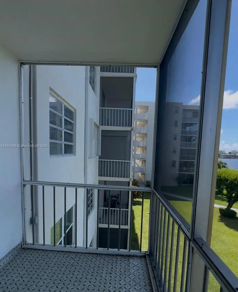 3000 Marcos Dr, #P311