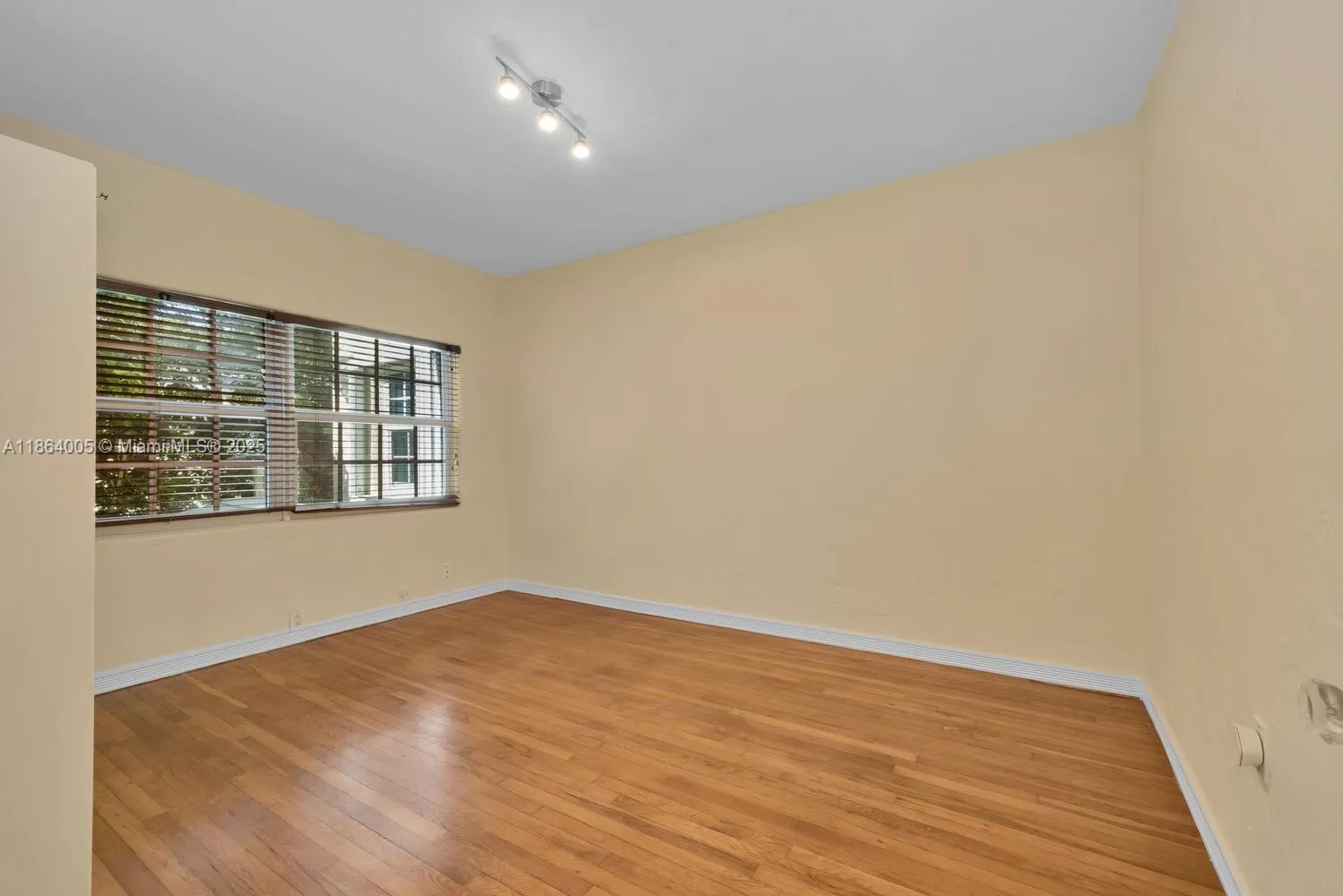 46 Montilla Ave, #46