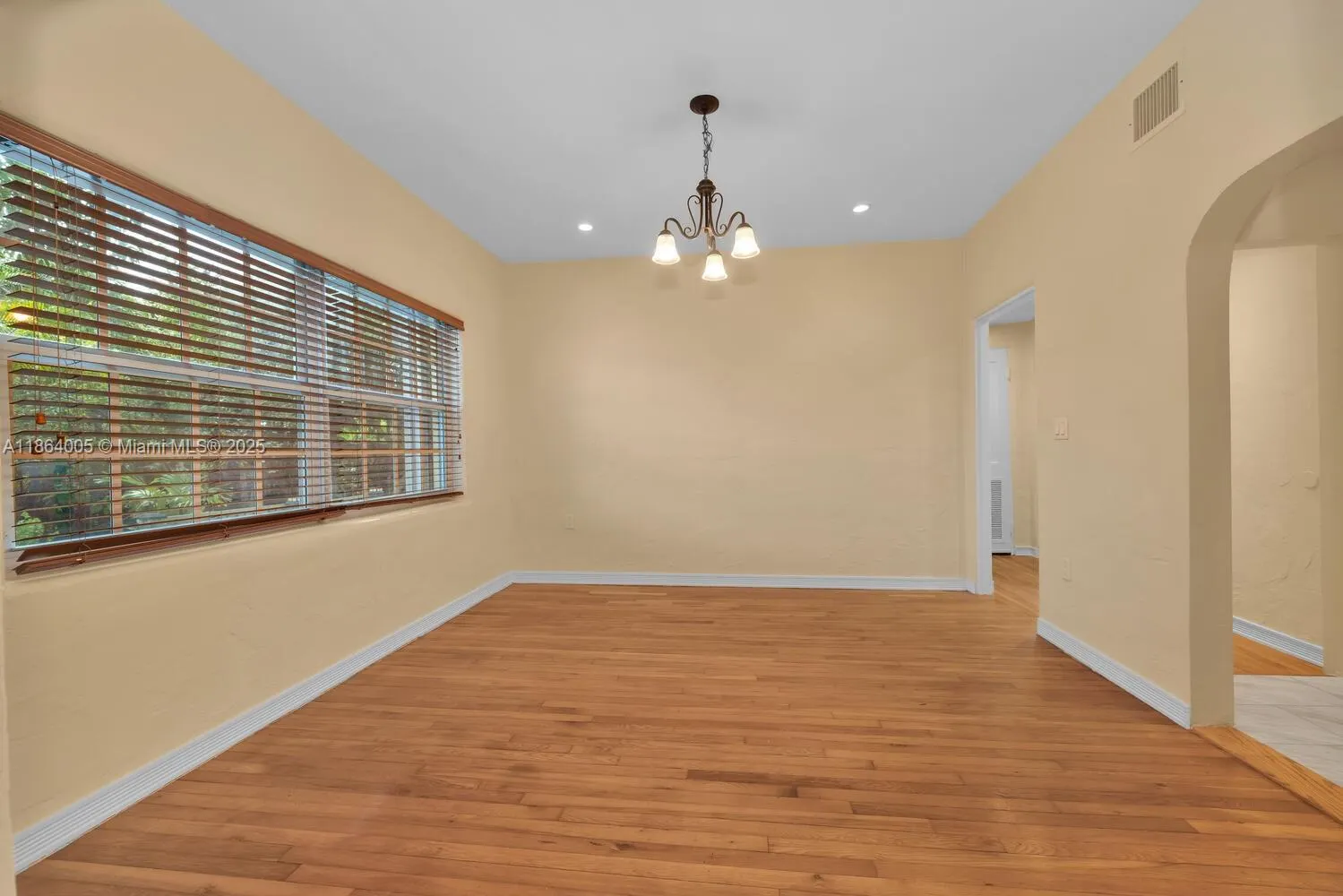 46 Montilla Ave, #46