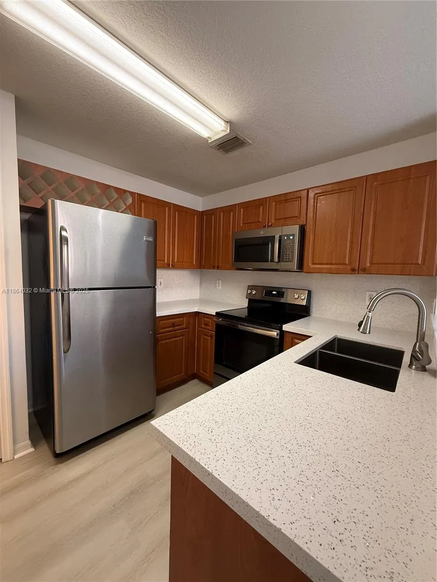 11539 NW 60th Ter, #301