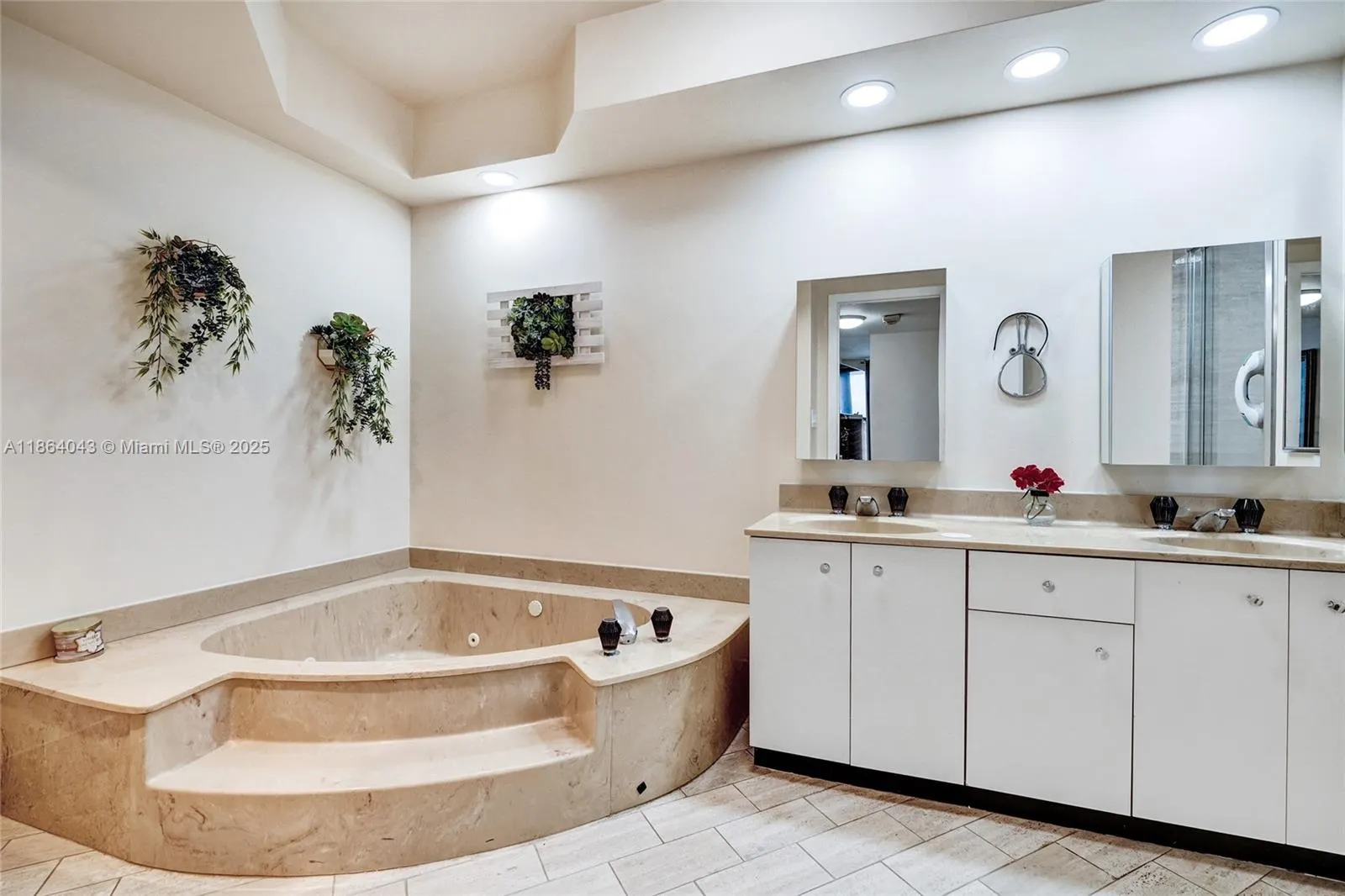 20281 E Country Club Dr, #1712