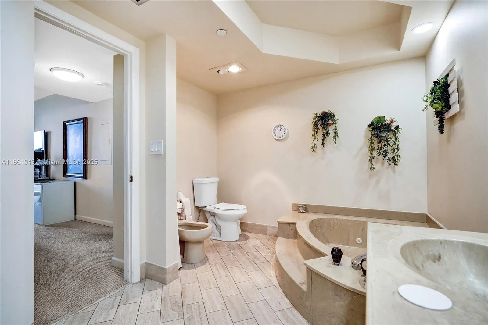 20281 E Country Club Dr, #1712