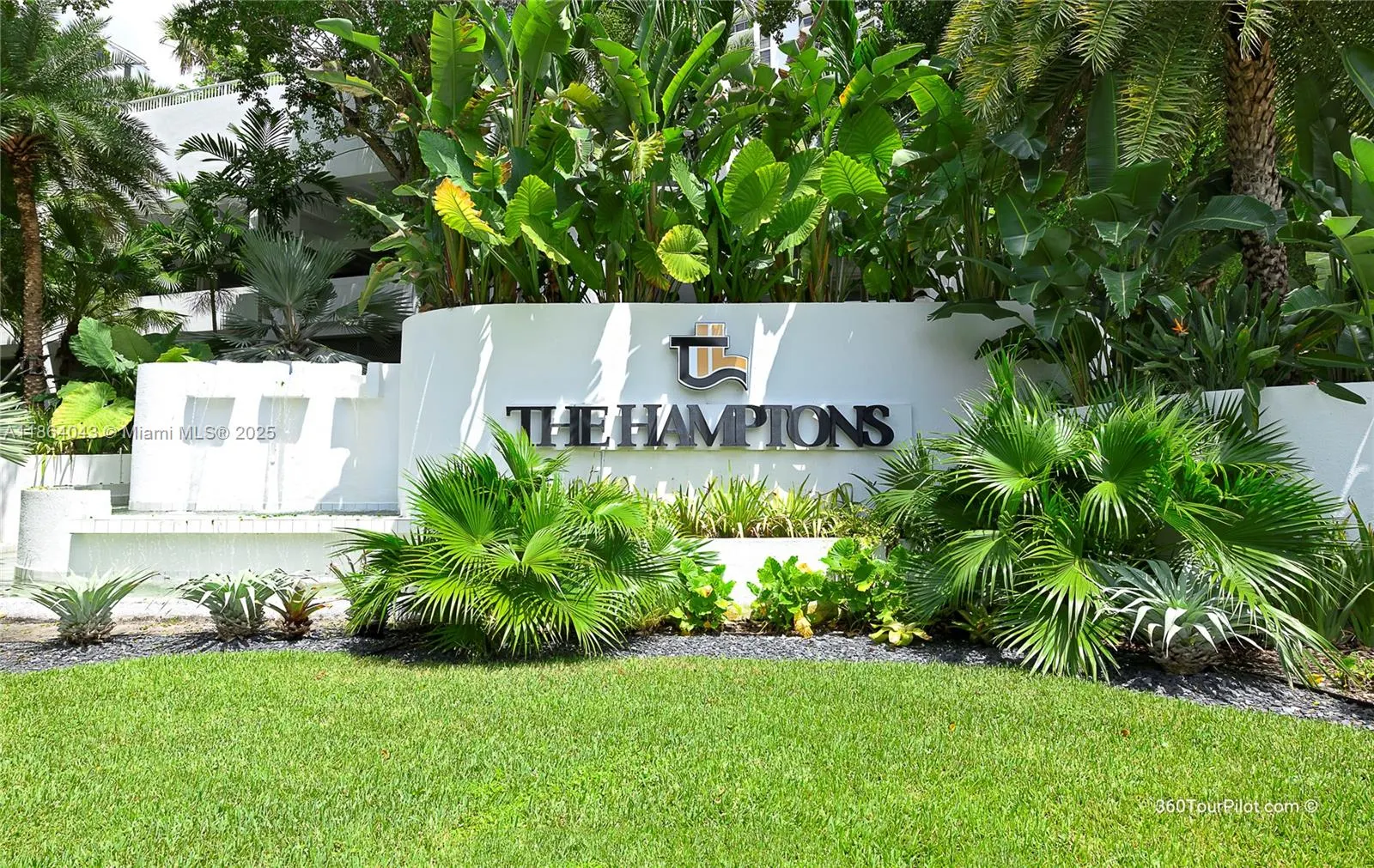 20281 E Country Club Dr, #1712