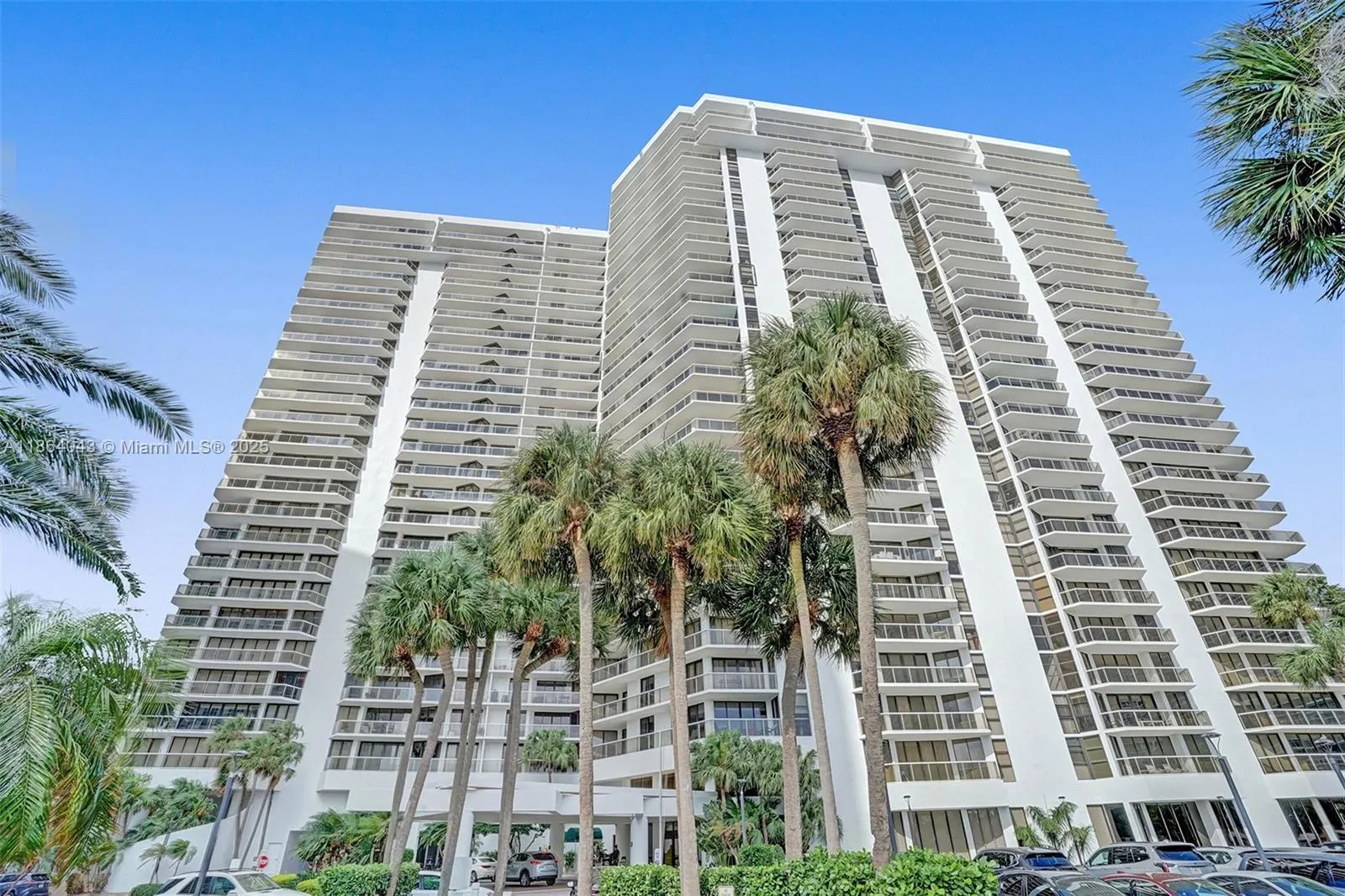 20281 E Country Club Dr, #1712