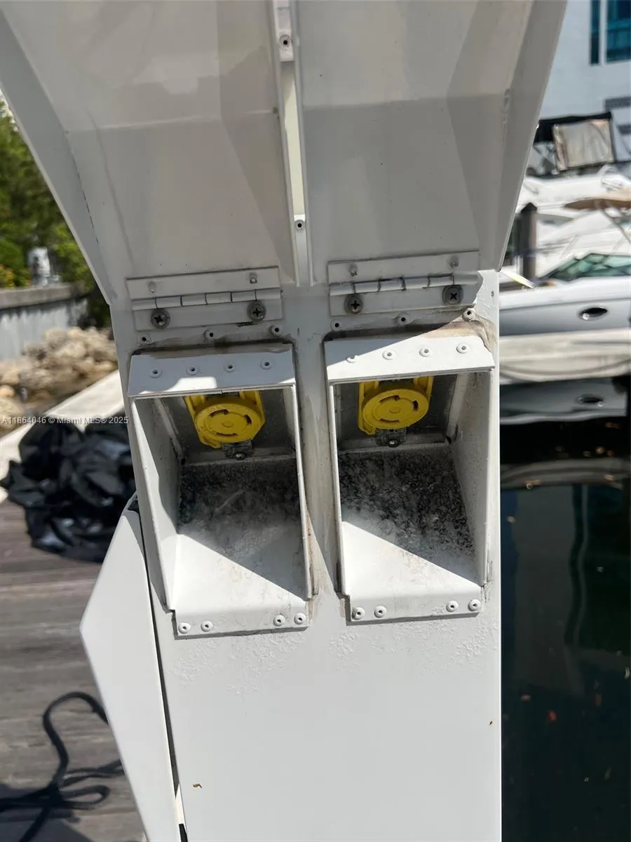16400 Collins Oceania Marina Boat Slip