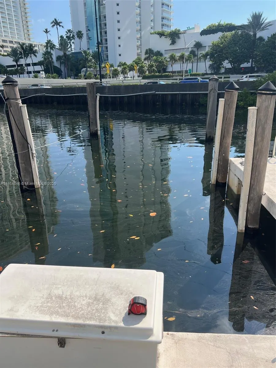 16400 Collins Oceania Marina Boat Slip