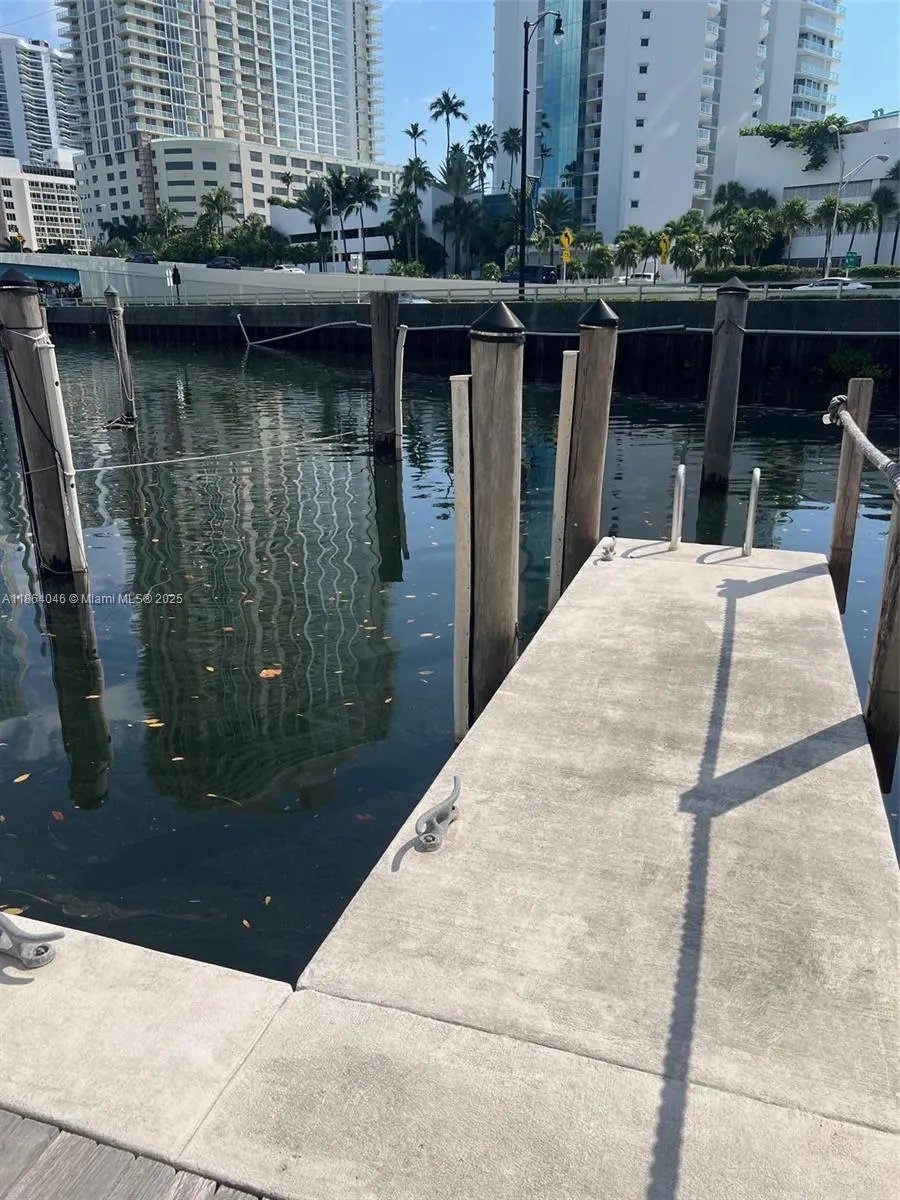 16400 Collins Oceania Marina Boat Slip