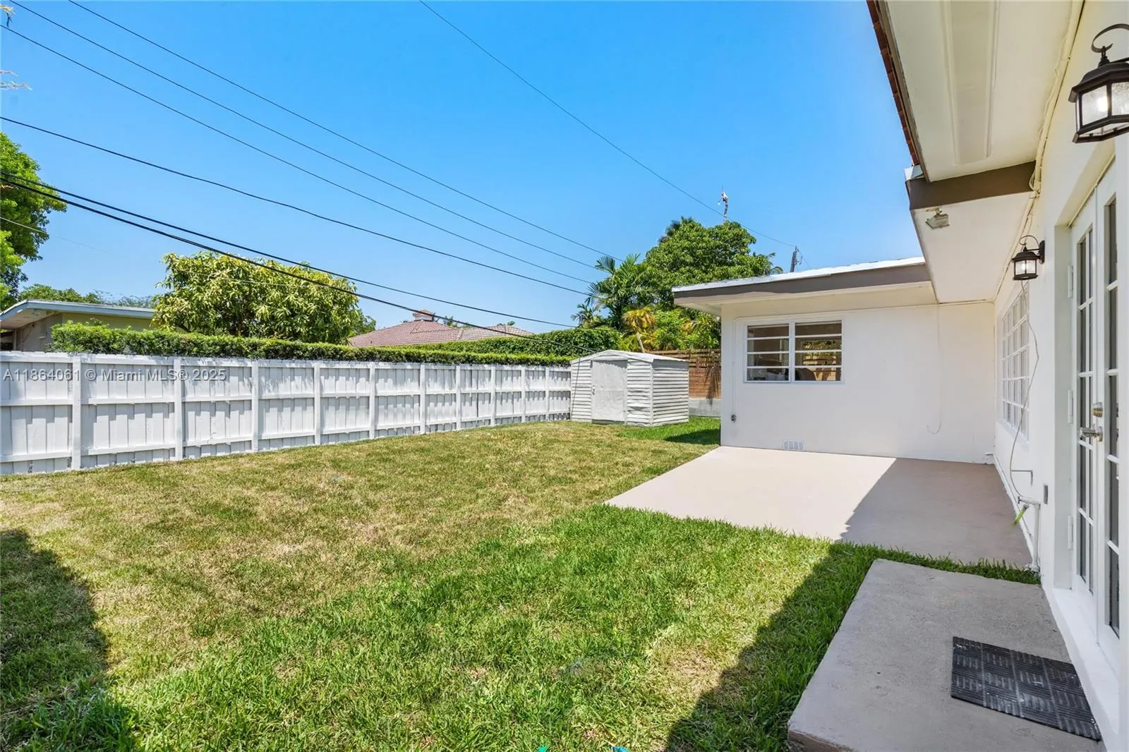 1033 W 47th St