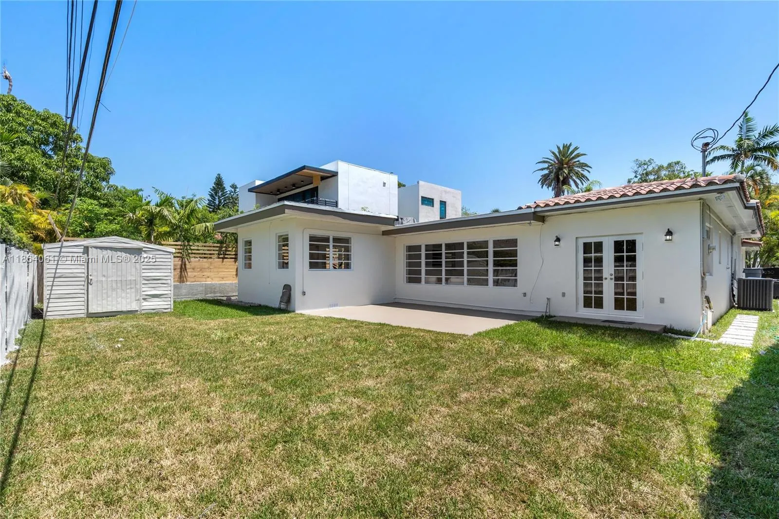 1033 W 47th St