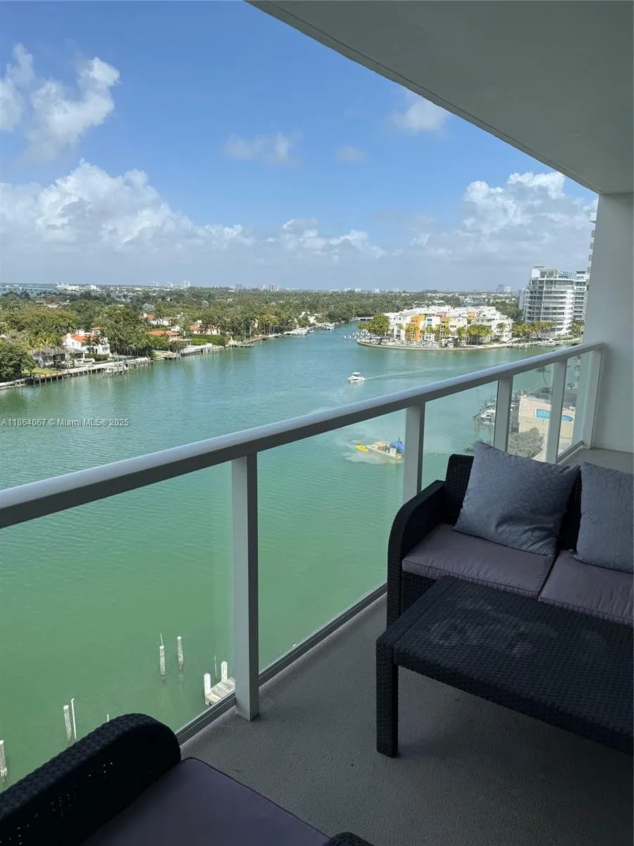 5750 Collins Ave, #11D