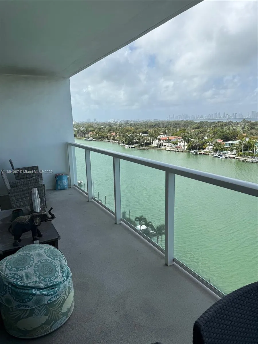 5750 Collins Ave, #11D