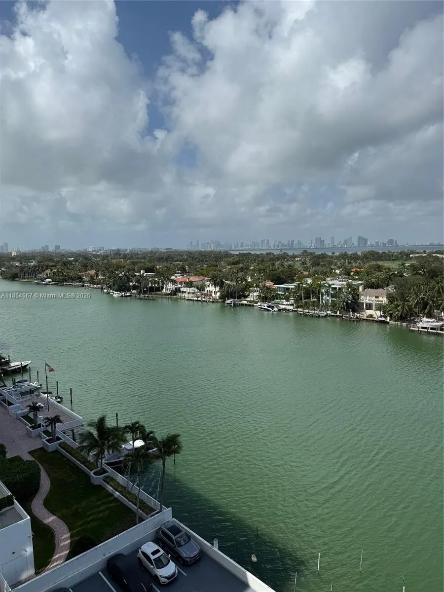 5750 Collins Ave, #11D