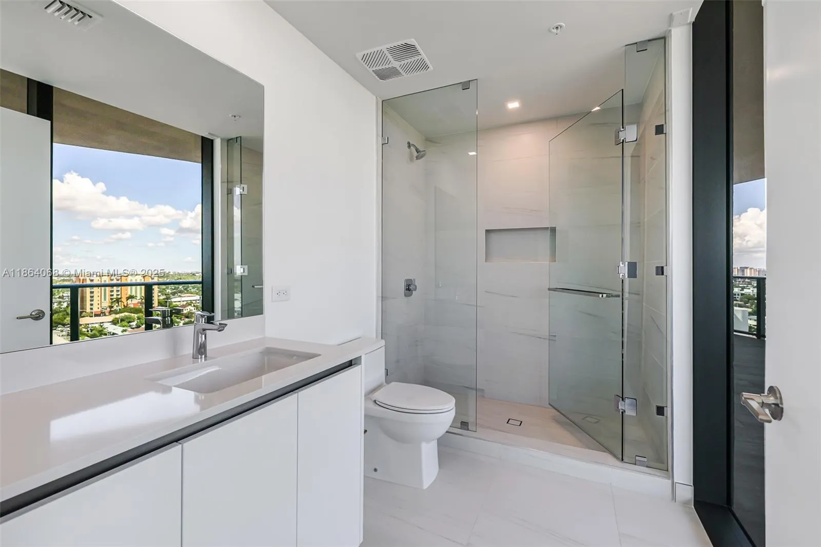 900 N Ocean Blvd, #1106