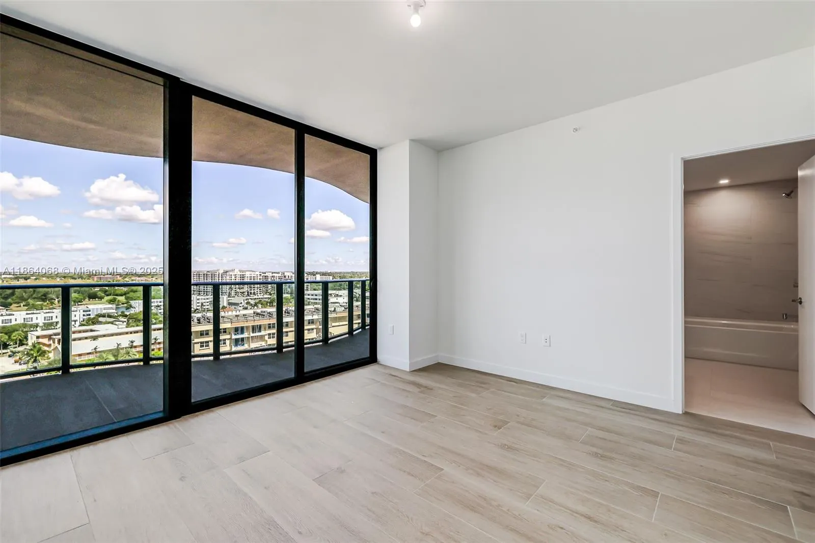 900 N Ocean Blvd, #1106
