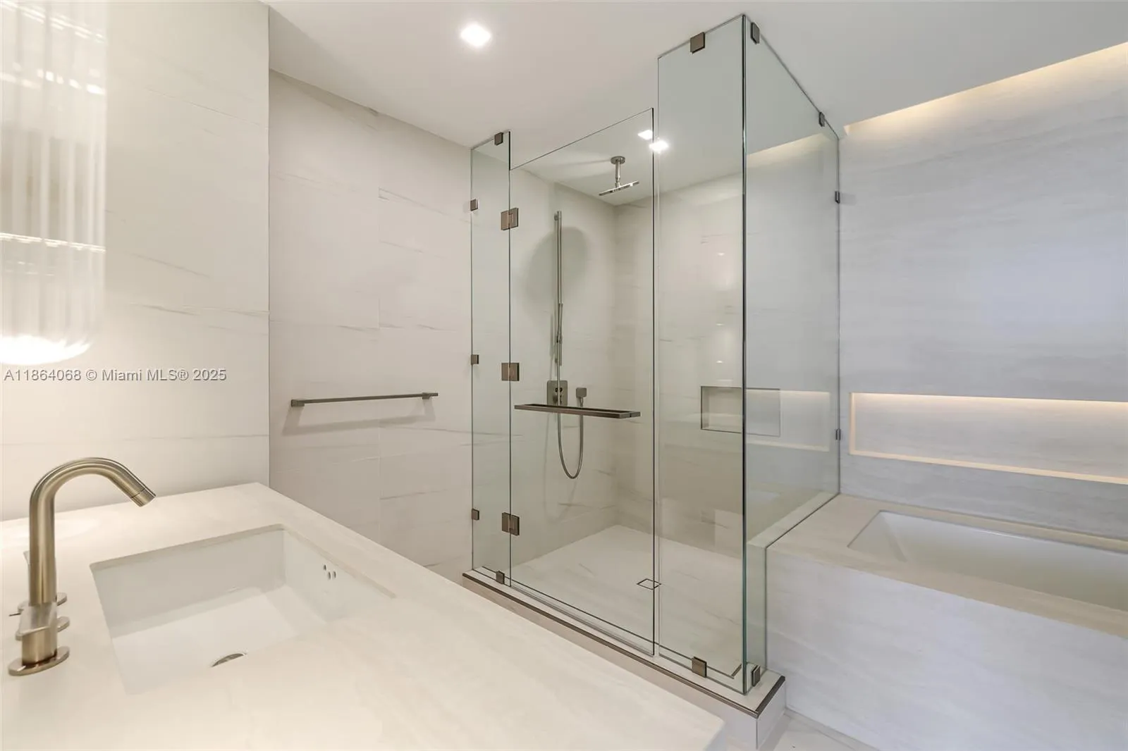 900 N Ocean Blvd, #1106