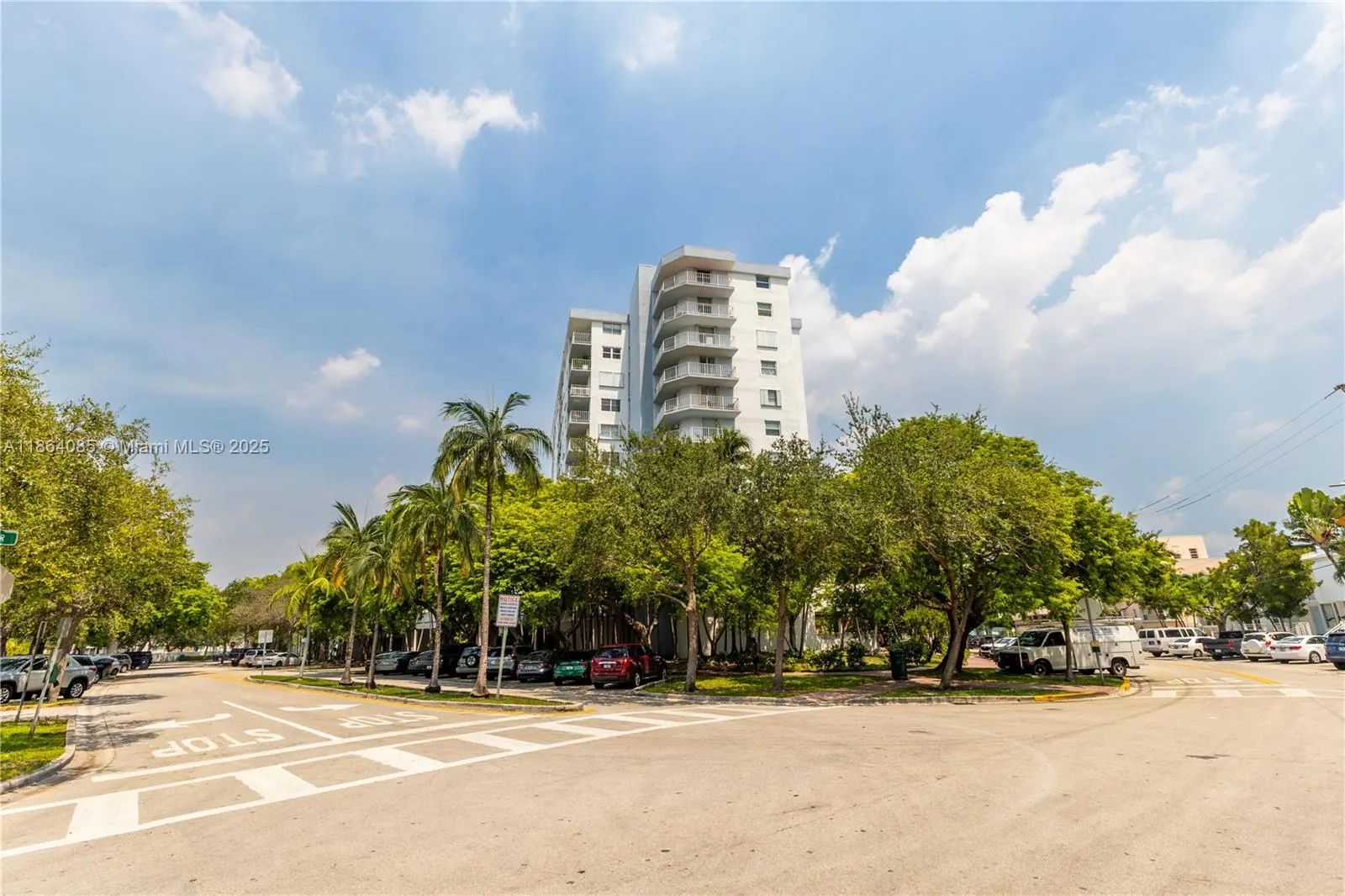 6900 Bay Dr, #11E