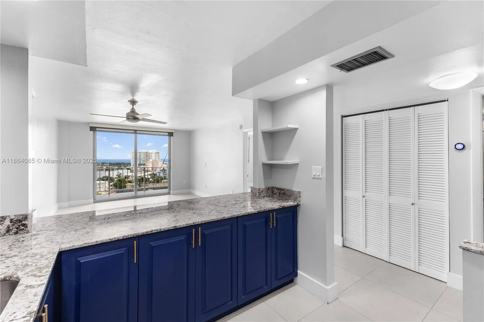 6900 Bay Dr, #11E