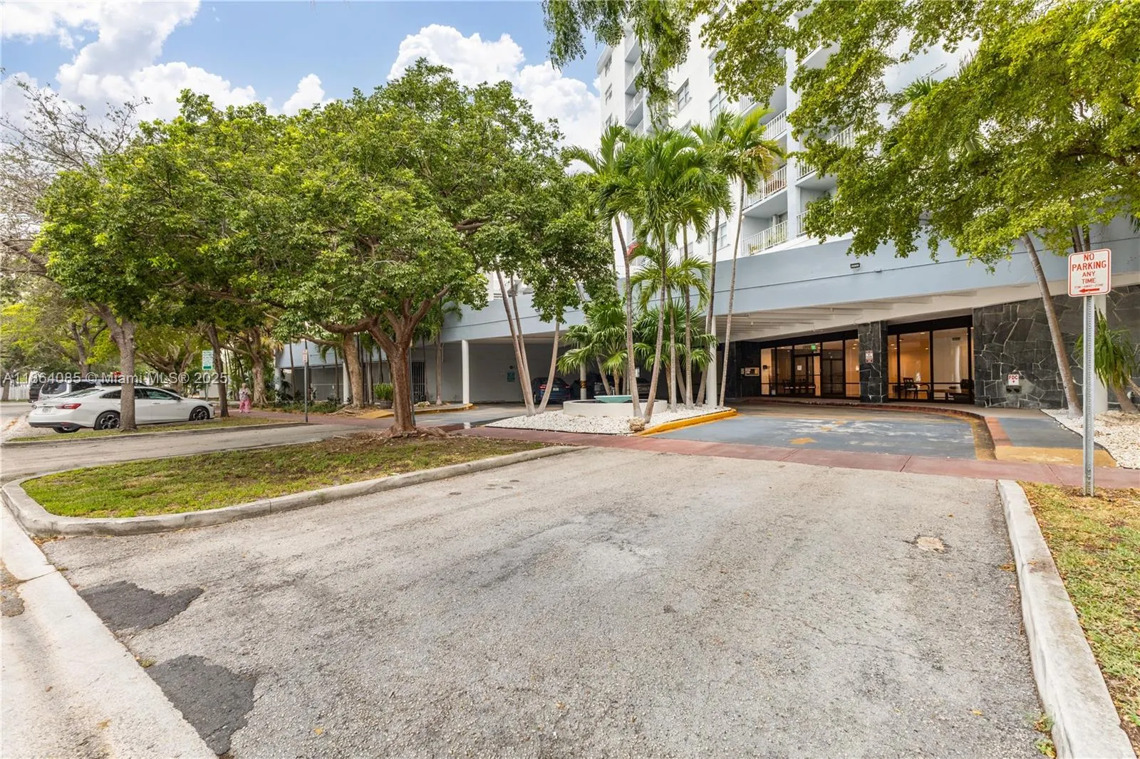 6900 Bay Dr, #11E