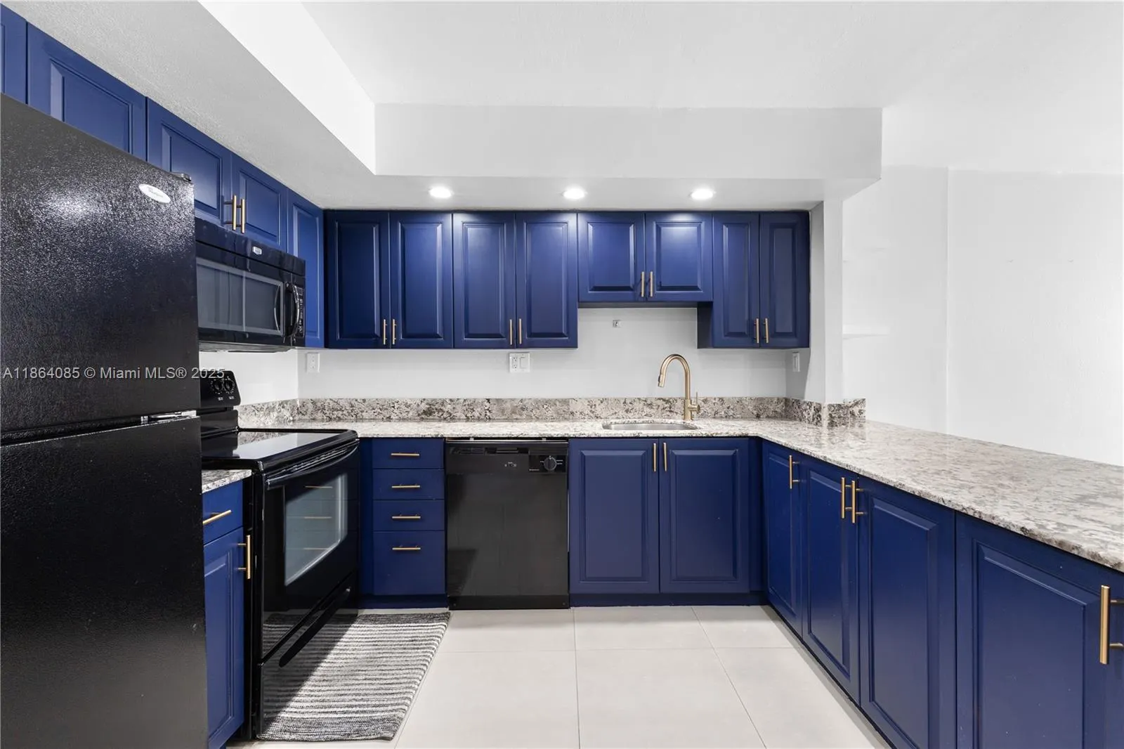 6900 Bay Dr, #11E